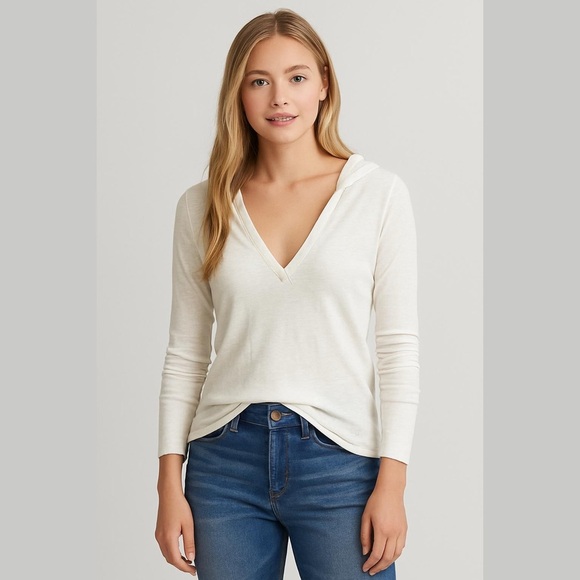 American Eagle Outfitters Tops - American Eagle White with a Beige Trim Hoodie Size Medium V Neck Long Sleeve NWT